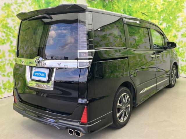Toyota Voxy 6