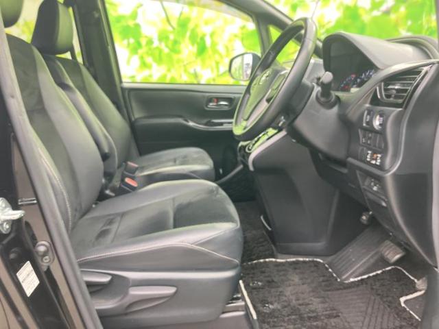 Toyota Voxy 7