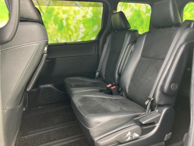 Toyota Voxy 10