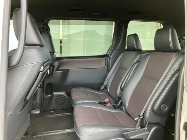 Toyota Esquire 8