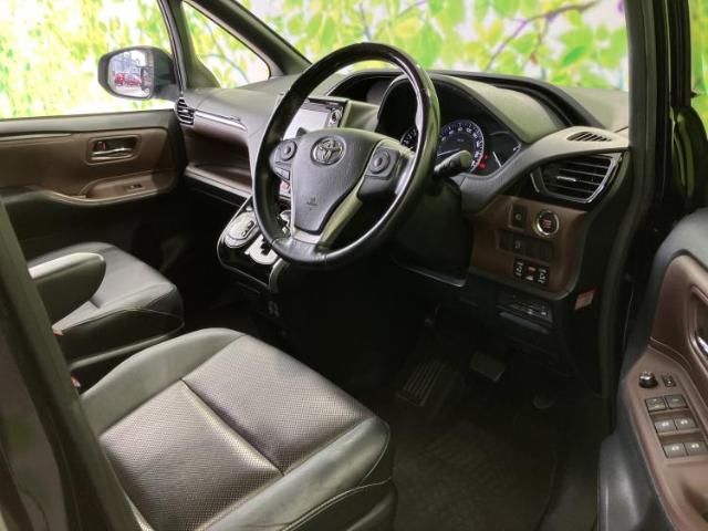 Toyota Esquire 2