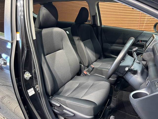 Toyota Sienta 11