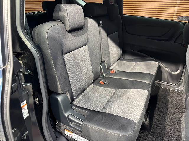 Toyota Sienta 12