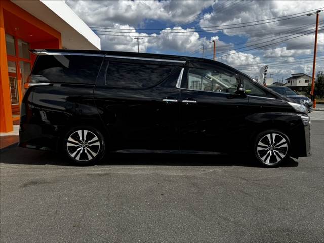 Toyota Vellfire 11