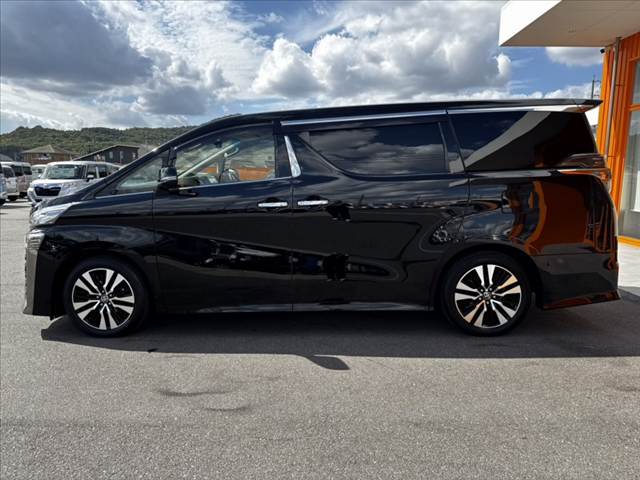 Toyota Vellfire 12
