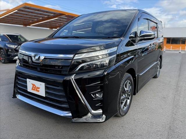Toyota Voxy 8