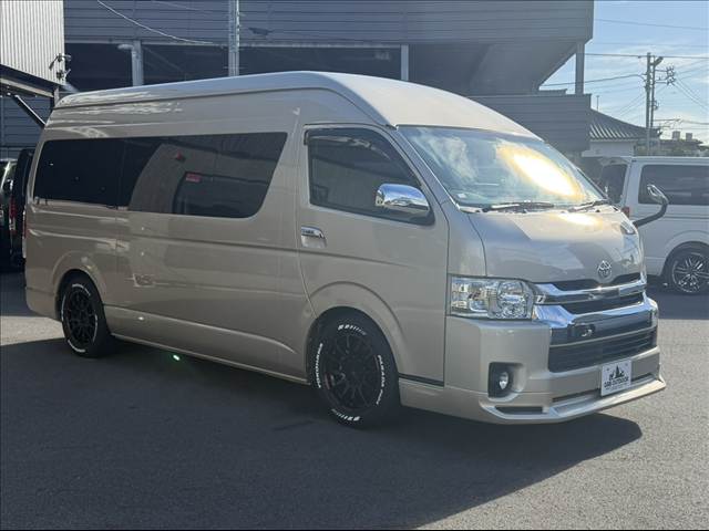 Toyota Hiace 11