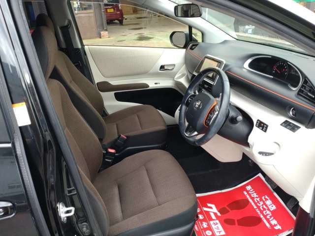 Toyota Sienta 12