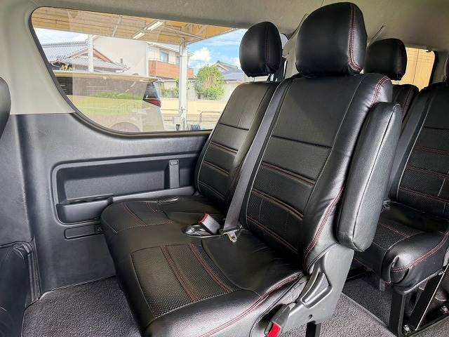 Toyota Hiace 11