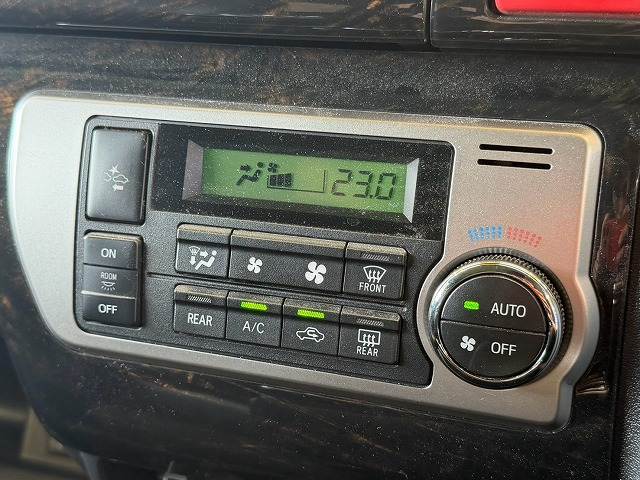 Toyota Hiace 8