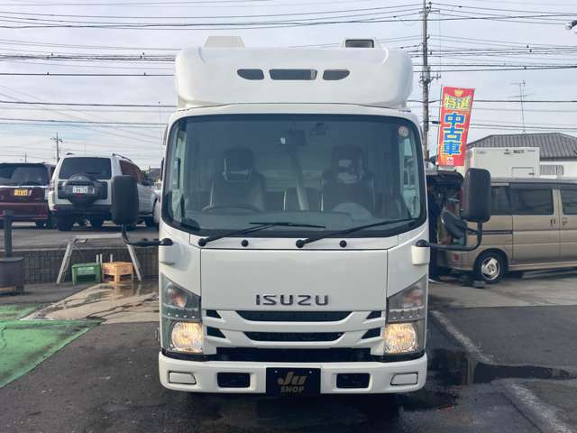 Isuzu Elf 7