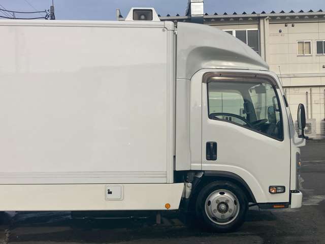 Isuzu Elf 9