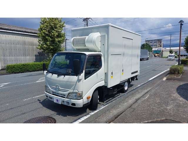 Hino Dutro 3