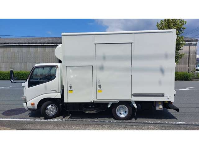 Hino Dutro 6