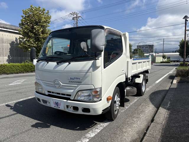 Hino Dutro 3