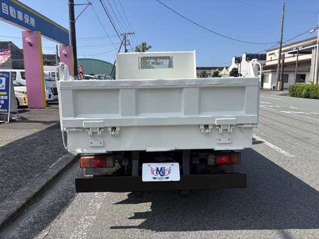 Hino Dutro 5