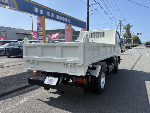 Hino Dutro 6