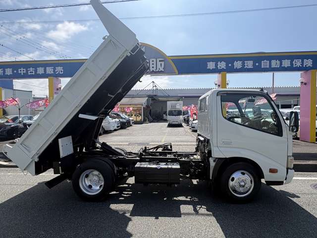 Hino Dutro 8