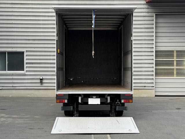 Mitsubishi Fuso Canter 7