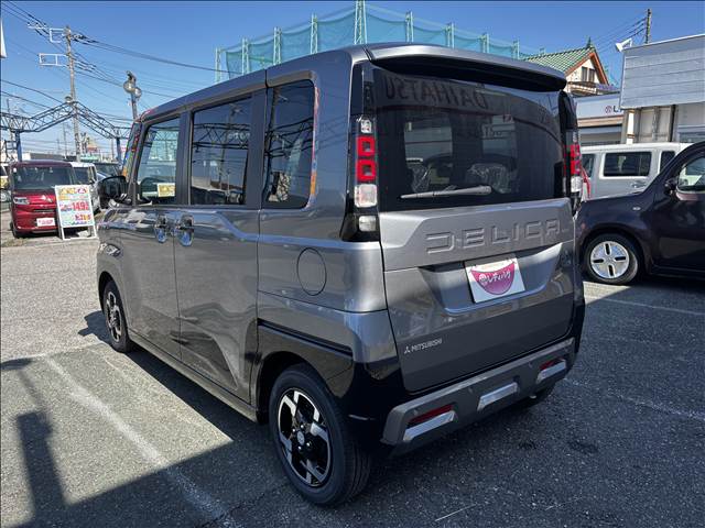 Mitsubishi Delica Mini 8
