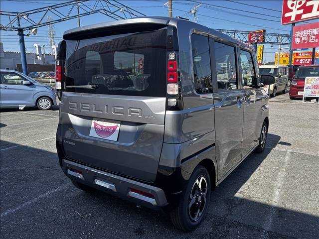 Mitsubishi Delica Mini 10