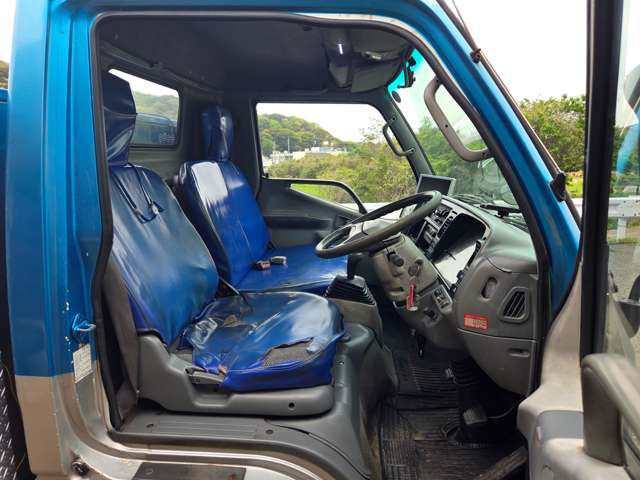 Mitsubishi Fuso Canter 9