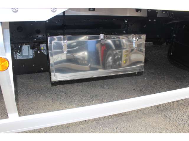 Mitsubishi Fuso Fighter 9