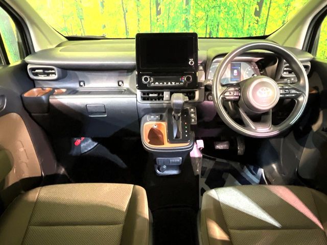 Toyota Sienta 2