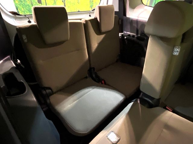 Toyota Sienta 10