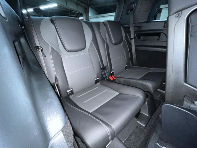 Mercedes-Benz GLB 11