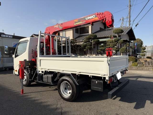 Hino Dutro 4
