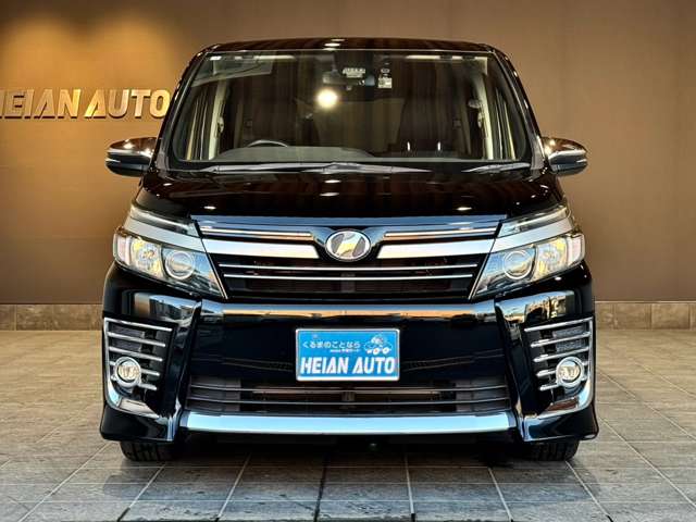Toyota Voxy 8