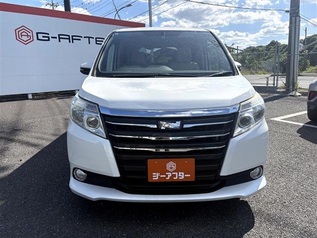 Toyota Noah 8