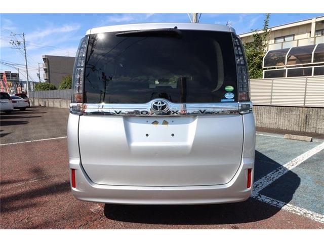 Toyota Voxy 7