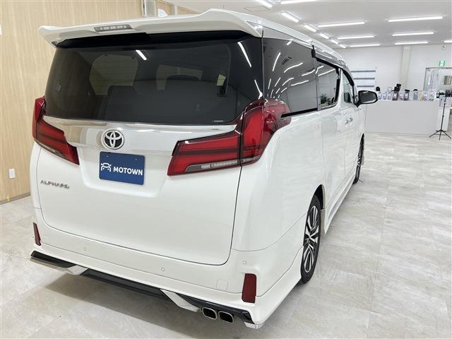 Toyota Alphard 12