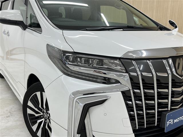 Toyota Alphard 6