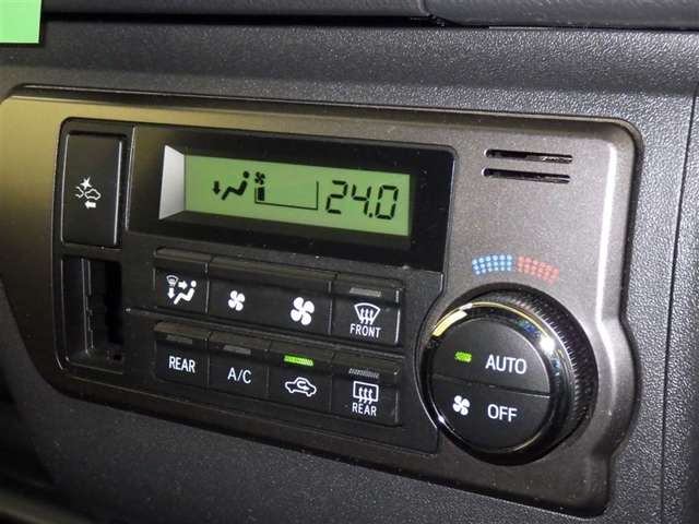 Toyota Hiace Van 11