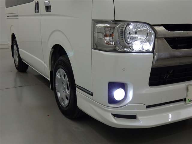 Toyota Hiace Van 8