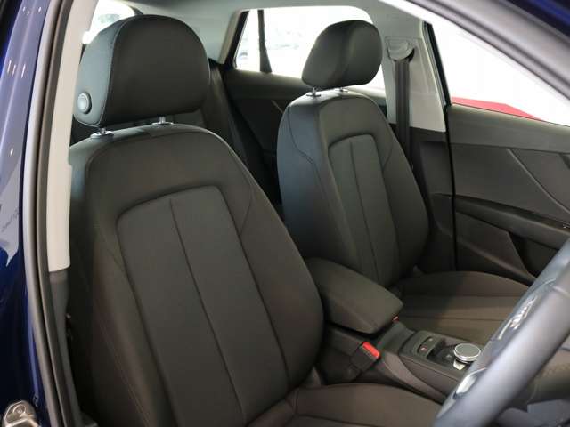 Audi Q2 8