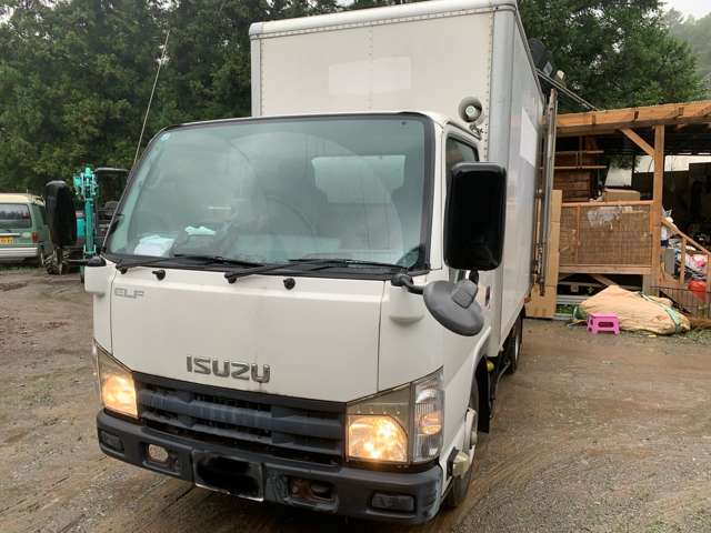 Isuzu Elf 8