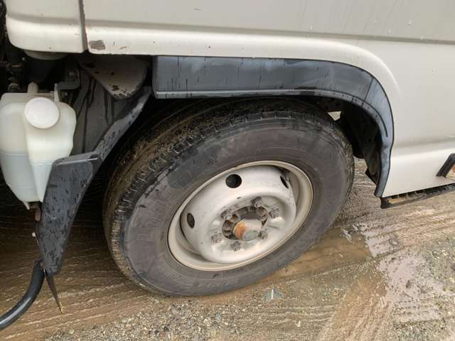 Isuzu Elf 9