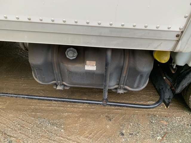 Isuzu Elf 10