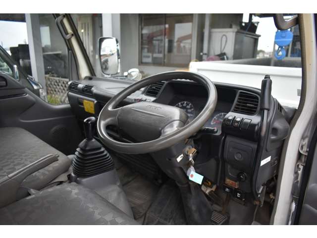 Isuzu Elf 11