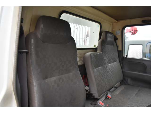 Isuzu Elf 12