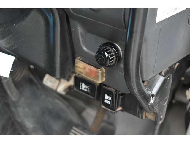 Isuzu Elf 9