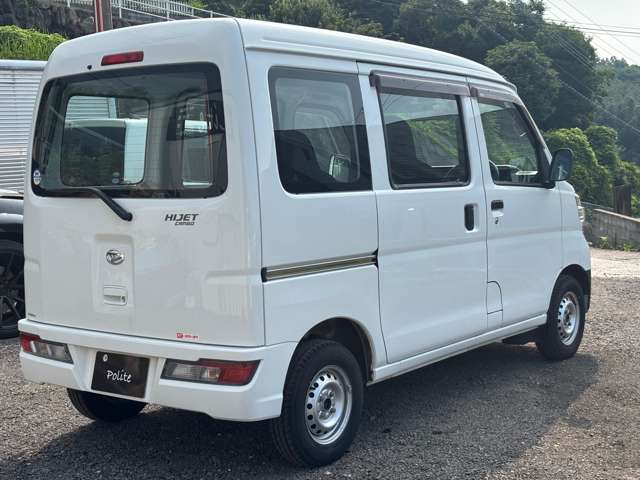 Daihatsu Hijet Cargo 4