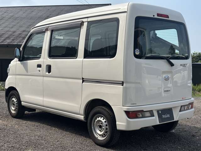 Daihatsu Hijet Cargo 6