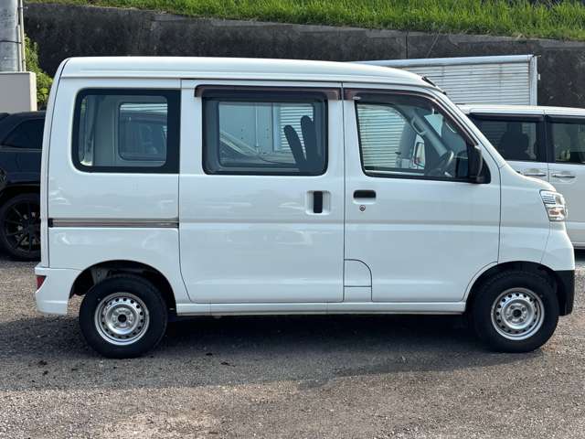 Daihatsu Hijet Cargo 7