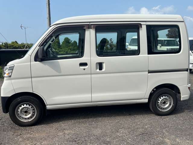 Daihatsu Hijet Cargo 8