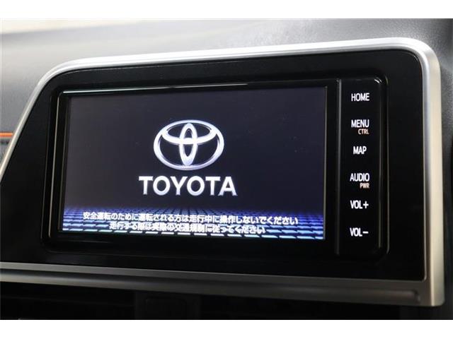 Toyota Sienta 4